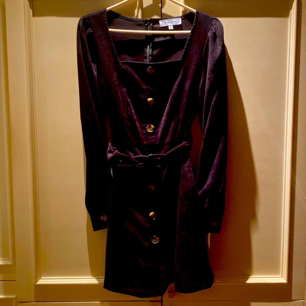 MOODIE button down dress